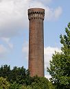1448_3616 Der 64 m hohe Wasserturm der Wasserwerke in Rothenburgsort wurde 1848 nach Plnen von Alexis de Chateauneuf errichtet. Von dem Turm wurde das Elbwasser, das ber drei Absetzbecken aus der Elbe entnommen wurde, als Trinkwasser in die Haushalte geleitet. Durch Pumpen wurde das Wasser in ein Steigrohr, das sich im Turm befand, gedrckt und lief von dort in das Hamburger Leitungssystem.