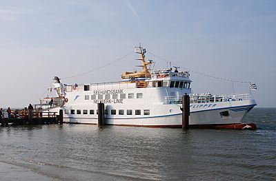 011_15064 - Fhrschiff am Anleger Neuwerk - bereit zur Rckfahrt nach Cuxhaven. 