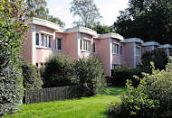 8164  Reihenhuser in rosa - Farmsener Gartenstadt - Wohnen in Hamburg - Hamburger Architekturfotografie.