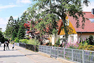 5099 Wohnstrasse mit Einzelhusern - Bilder aus dem Hamburger Stadtteil Steilshoop.