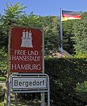 Fotos von Hamburg Bergedorf :: Die Freie und Hansestadt Hamburg hat eine Gesamtfläche von 755 km² und hat ca. 1,7 Mio Einwohner. Als Stadtstaat ist Hamburg in sieben Bezirke eingeteilt, die sich in 104 Hamburger Stadtteile untergliedern. 