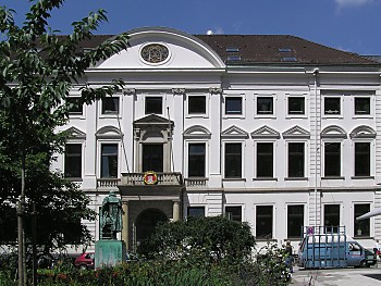 04_22734 - Blick zum Goertz-Palais am Neuen Wall. (2004)