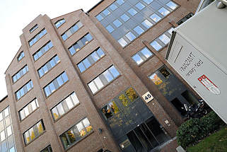 9926 Neubau Ziegelneubau - Backsteingebäude Borsteler Chaussee - Finanzamt Hamburg Nord.