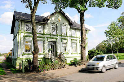8184 Gründerzeitliches Einzelhaus an der Strasse - Architekturbilder aus den Hamburger Stadtteilen.