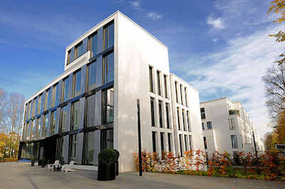3025 Bürogebäude / Luxuswohnungen - Neubauten auf dem ehem. Gelände der Standortkommandantur an der Sophienterrasse in Hamburg Harvestehude.