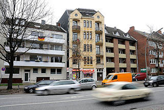 3859 Strassen in Hamburg Horn - Strassenverkehr im Hermannstal - historische und neue Bebauung nebeneinander.
