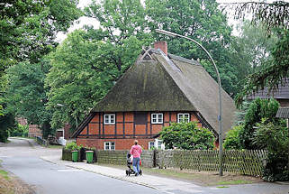 4581 Dorfstrasse im historischen Dorfkern Hamburg Marmstorf - Geschichte der Stadtteile Hamburgs, Bilder aus den Hamburger Bezirken.