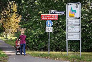 7304 Grenzschild Stadtteil Niendorf, Bezirk Eimsbüttel.