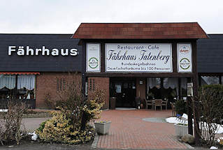 0429 Tatenberger Fährhaus - Eingang zum Restaurant und Café
